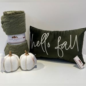 Target 🎯 Fall Pillow, Plush Blanket & Pumpkins Bundle